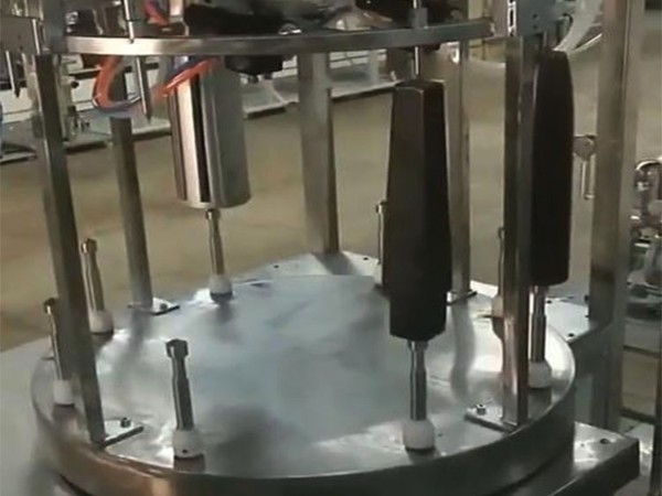 自動(dòng)噴漆機(jī)
