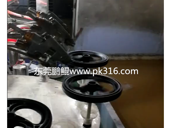擁有方向盤(pán)自動(dòng)噴漆加工